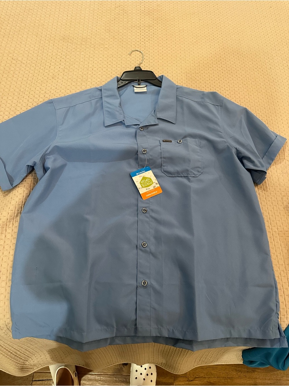 Columbia Short-Sleeve Button-Down Shirt in Light Blue